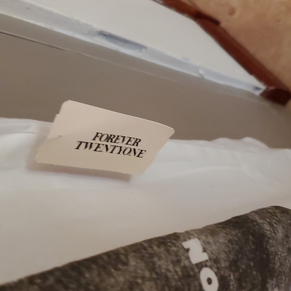 NWT Forever Twenty One Jimmy Hendrix tshirt - Picture 2 of 5